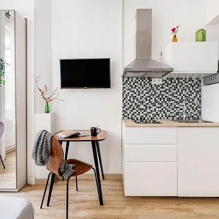 Beige Hospitalite - La Bohemienne - Proche Place Jean Jaures Saint-Etienne (Loire)